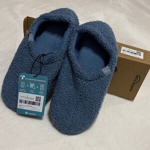 NWT Women's Blue Slippers